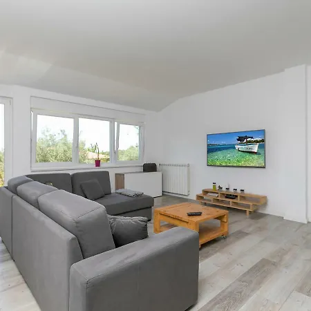 Oliver Art Apartment *
